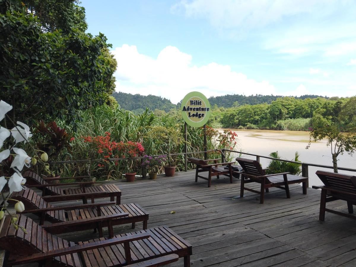 Adventure Lodge *